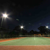 LED Strålkastare 200W installerade på tennisbana
